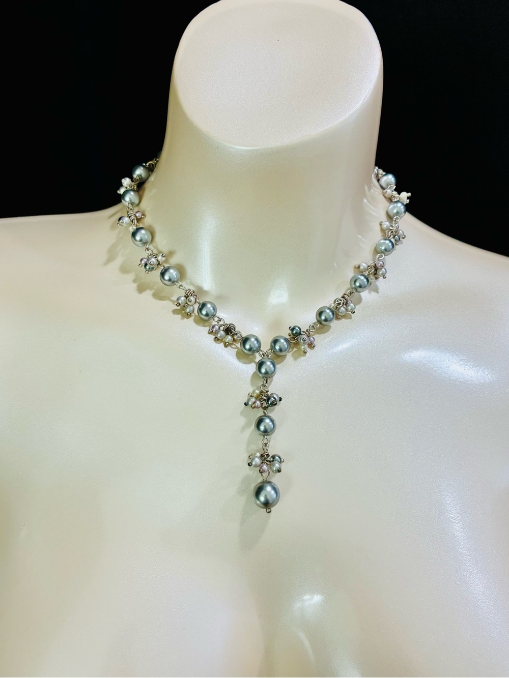 VTG Carolee Silver-Gray Pearl Y-Drop Necklace Y2K 90s Elevated Everyday Elegant